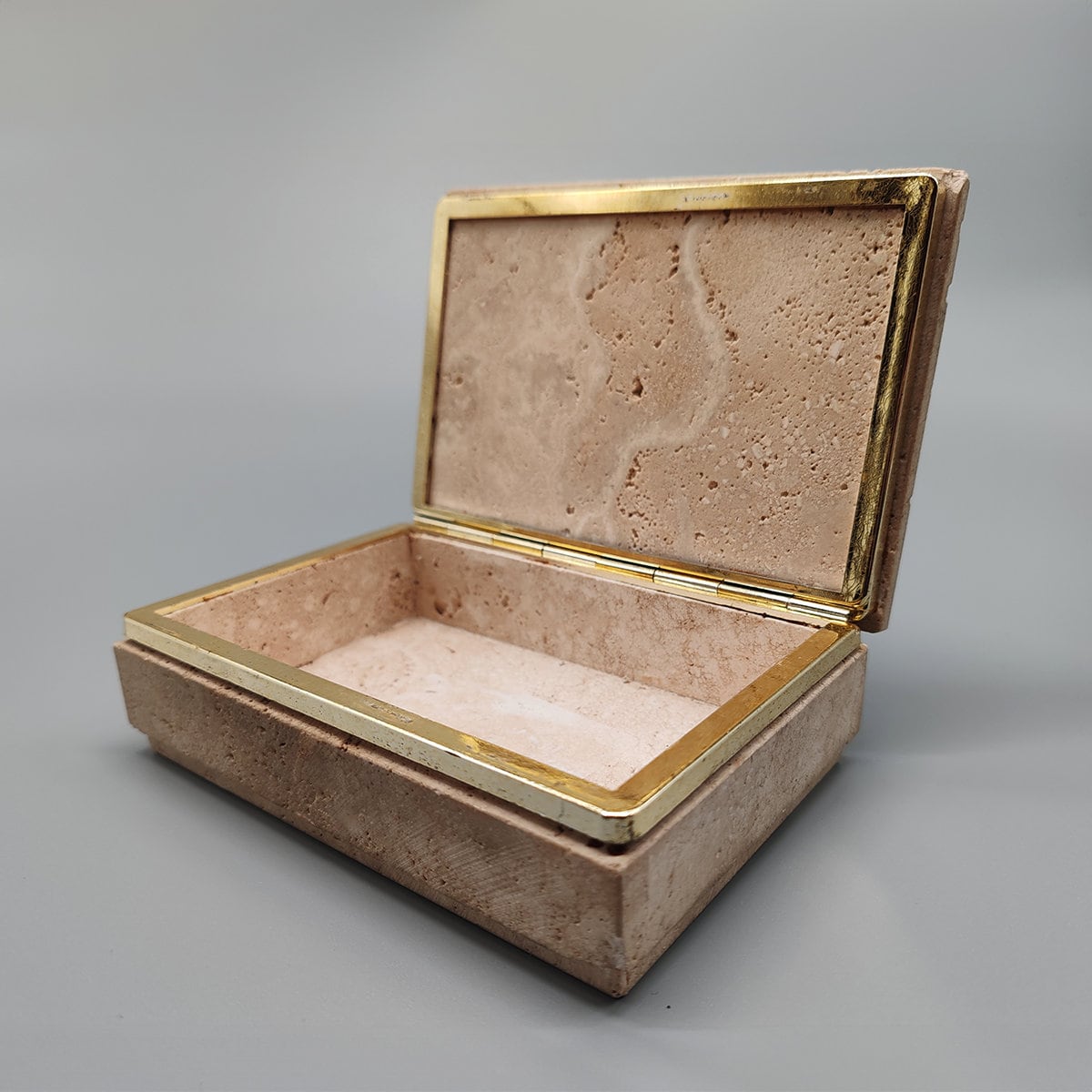1970s Box in Travertine by Cerri Nestore. Made in Italy.