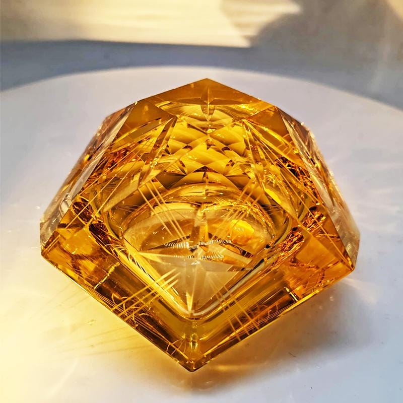 1960s Rare Gold Multifaceted Ashtray or Catch-all in Murano Glass by Flavio Poli for Seguso. Made in Italy.