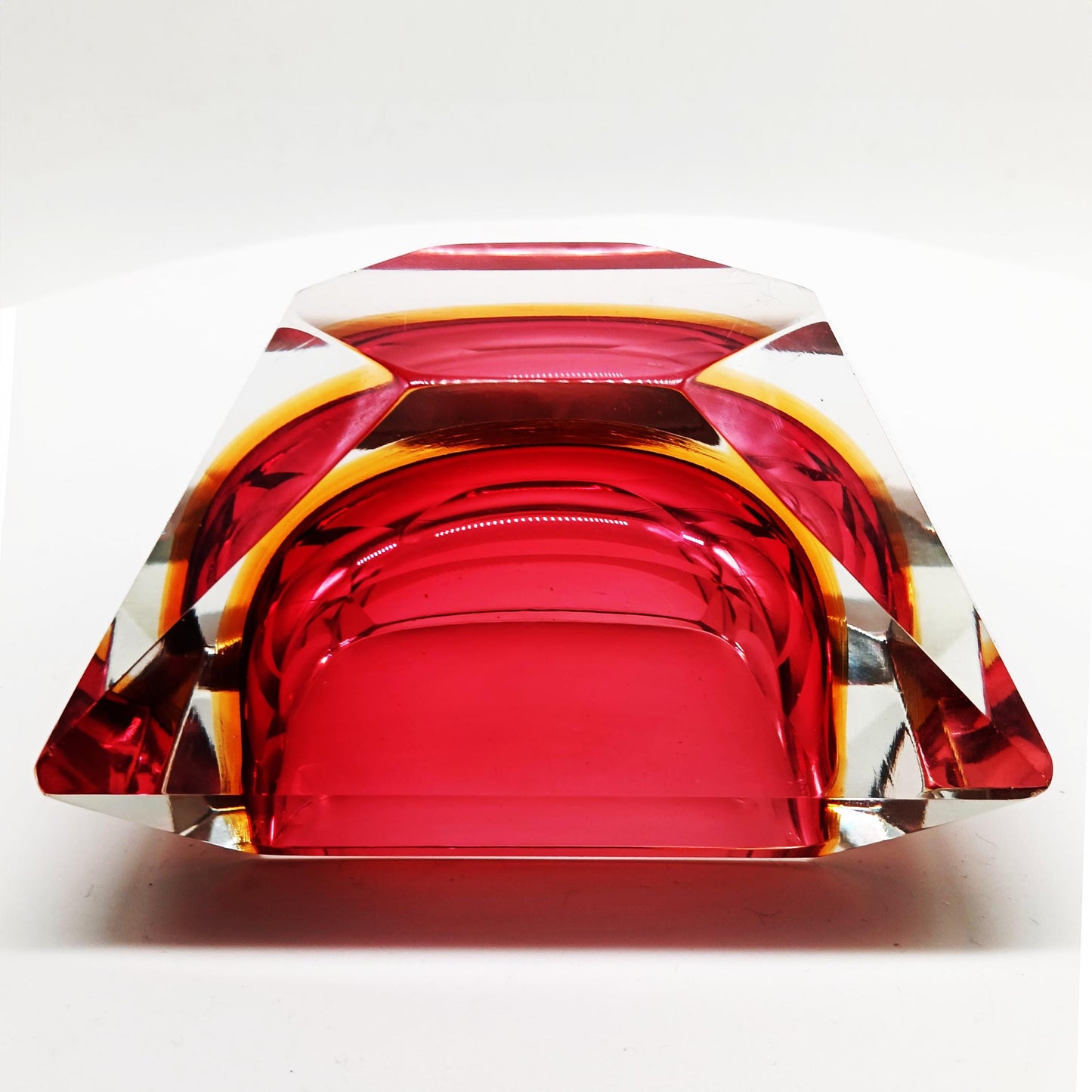 1960s Pink Rectangular Multifaceted Ashtray or Catch-all in Murano Glass by Flavio Poli for Seguso. Made in Italy.