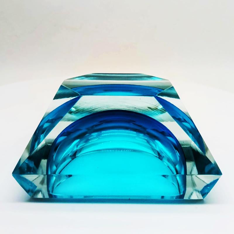 1960s Stunning Rectangular Multifaceted Ashtray or Catch-all in Murano Glass by Flavio Poli for Seguso. Made in Italy.