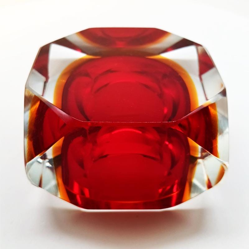 1960s Square Multifaceted Ashtray or Catch-all in Murano Glass by Flavio Poli for Seguso. Made in Italy.
