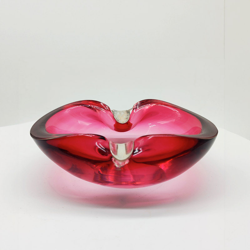 1960s Pink Ashtray in Submerged Murano Glass. Made in Italy.