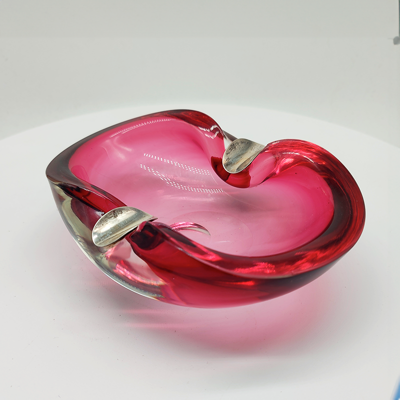 1960s Pink Ashtray in Submerged Murano Glass. Made in Italy.