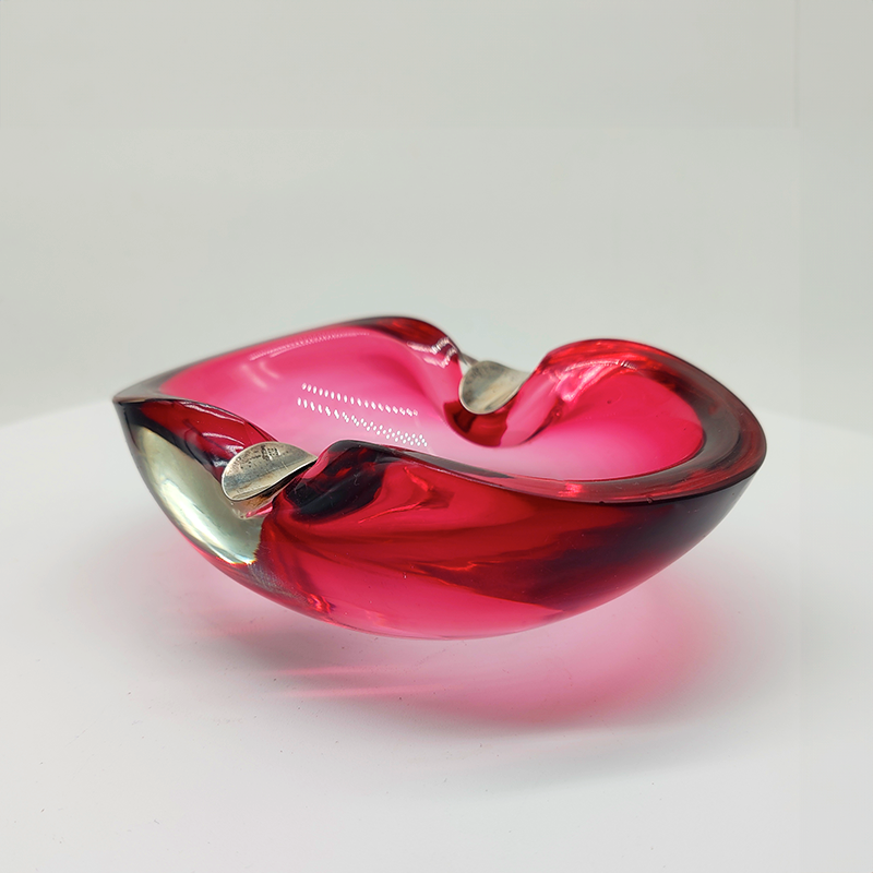 1960s Pink Ashtray in Submerged Murano Glass. Made in Italy.