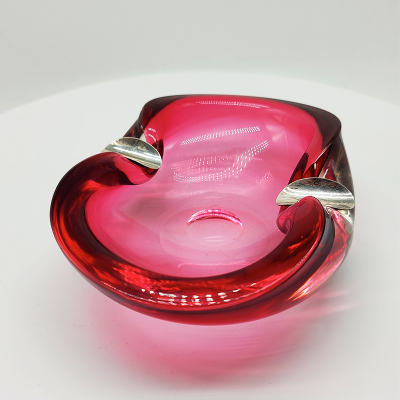 1960s Pink Ashtray in Submerged Murano Glass. Made in Italy.