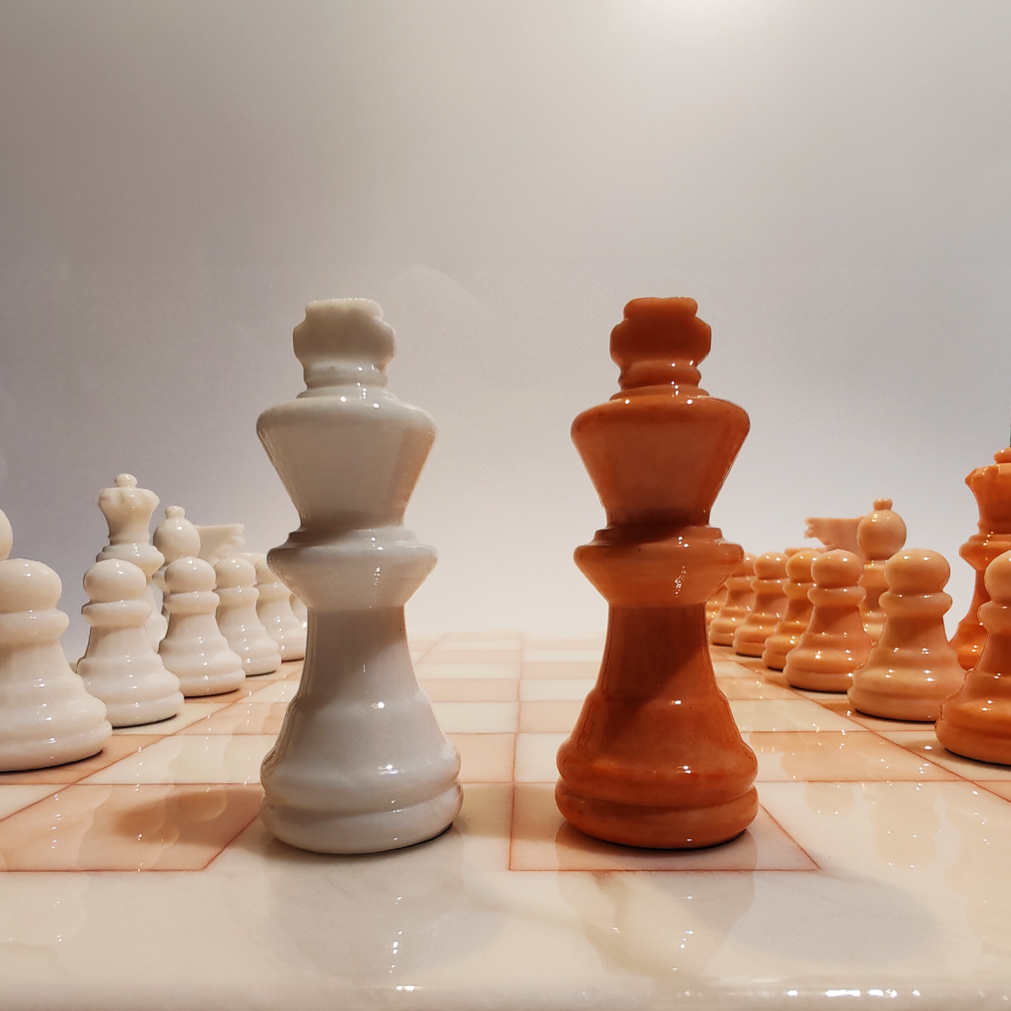 Chess Set in Hand carved Italian Alabaster of Volterra - White and Soft Pink - 1970s