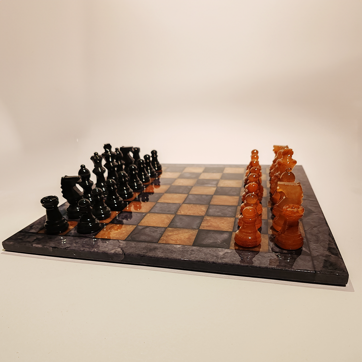 Chess Set in Hand carved Italian Alabaster of Volterra -  Black and Natural Agate 1970s