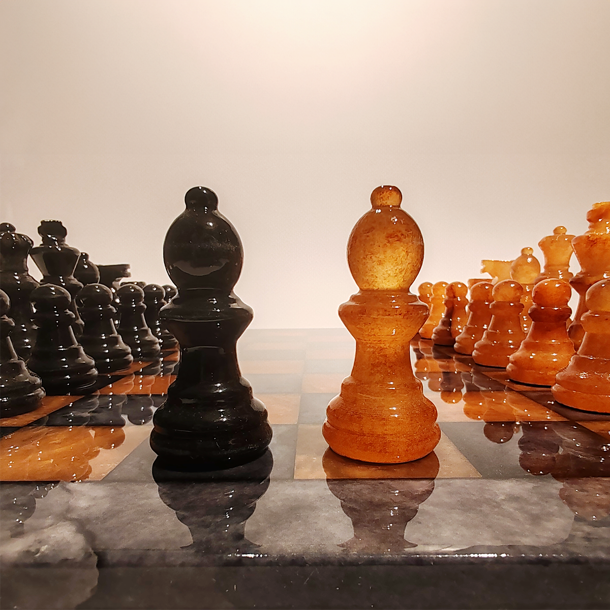 Chess Set in Hand carved Italian Alabaster of Volterra -  Black and Natural Agate 1970s