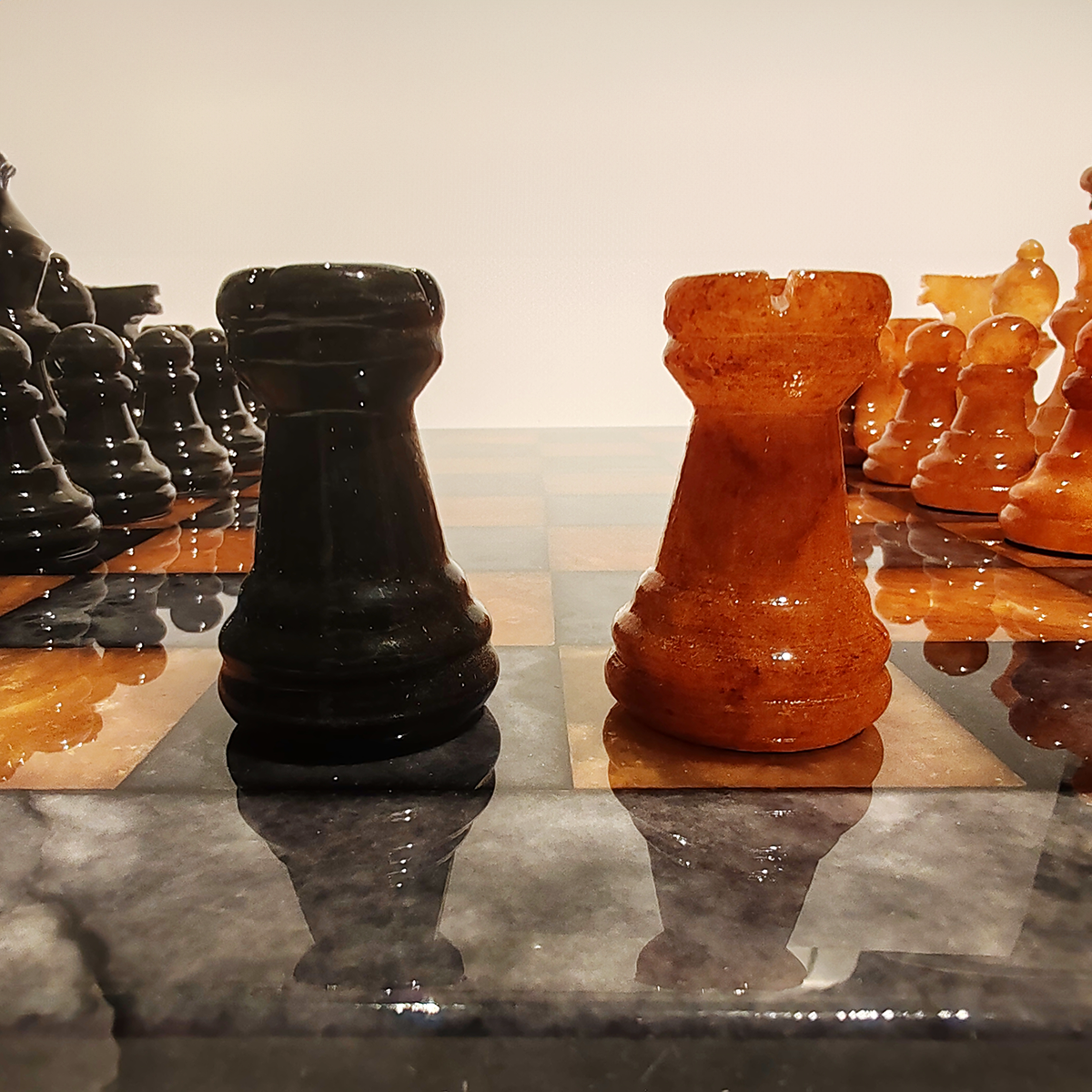 Chess Set in Hand carved Italian Alabaster of Volterra -  Black and Natural Agate 1970s