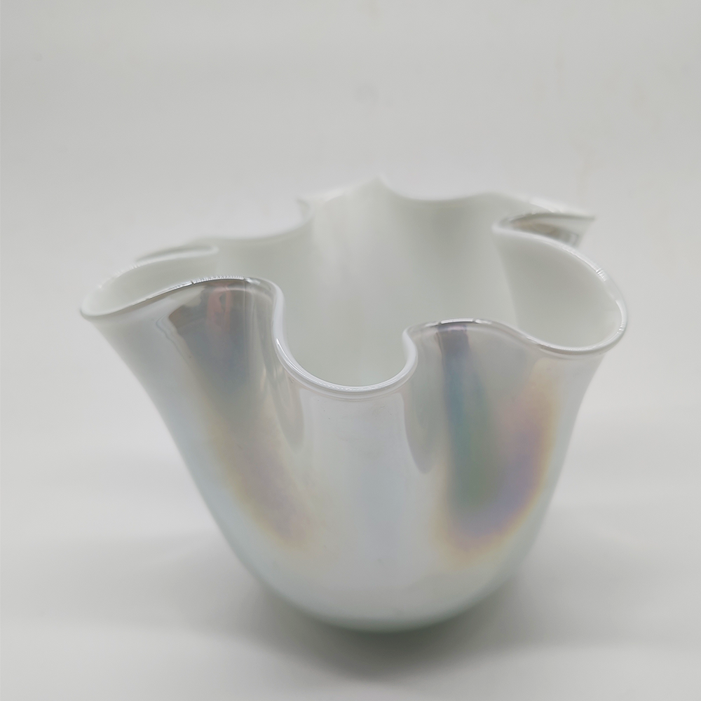 Vintage Jacketed Pearl White Fazzoletto Vase in Murano Glass - 1960s