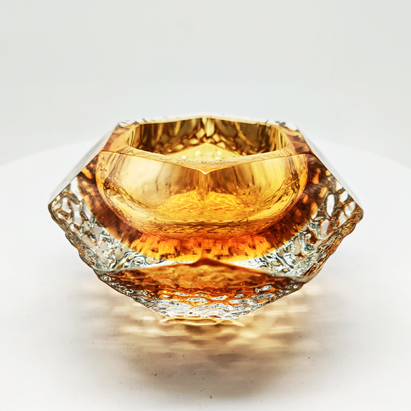 1960s Stunning Rare Gold Ashtray or Catch-all in Murano Glass by Mandruzzato. Made in Italy.