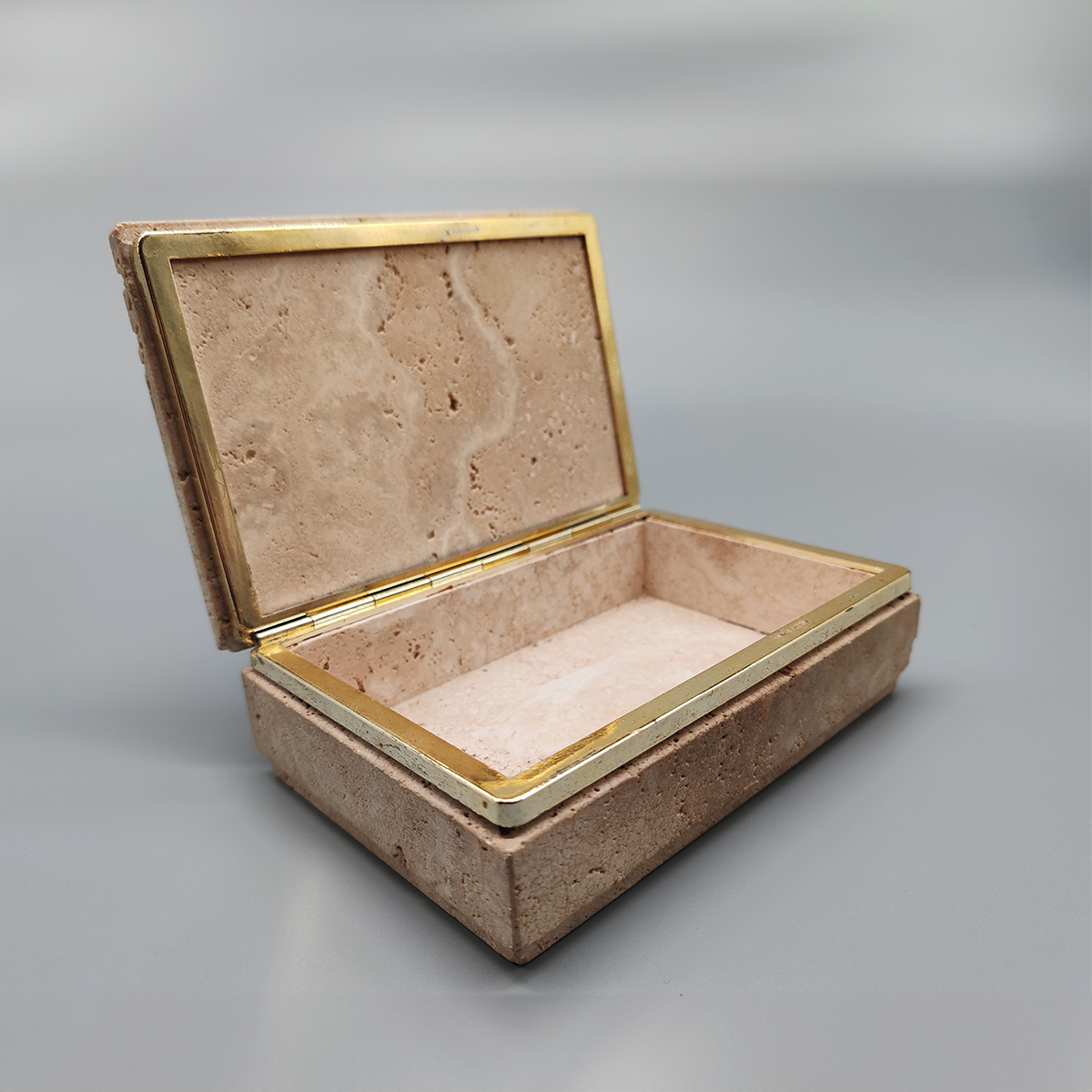 Box in Travertine by Enzo Mari for F.lli Mannelli - 1970s