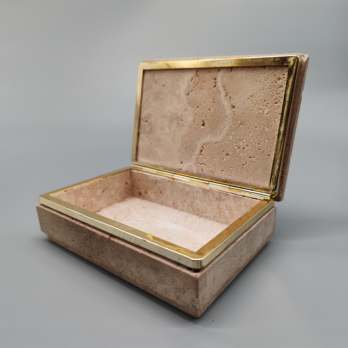 Box in Travertine by Enzo Mari for F.lli Mannelli - 1970s