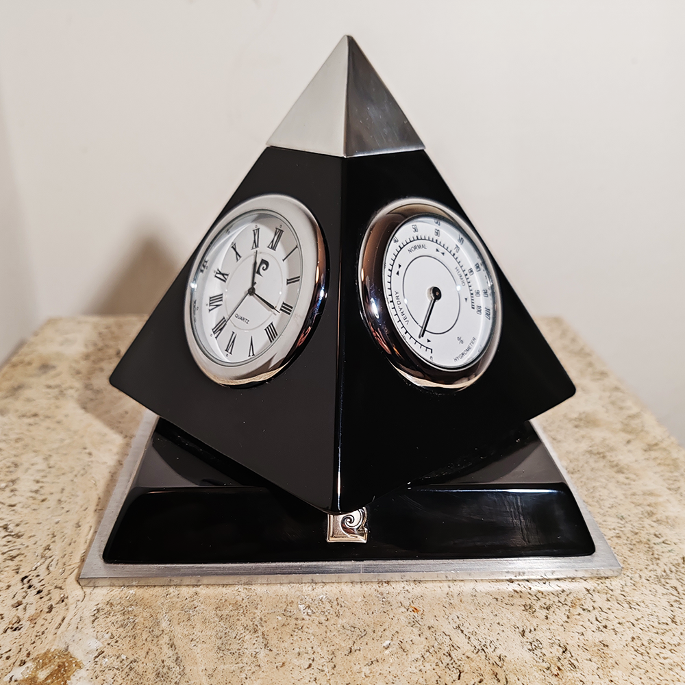 1970s Black Table Clock "Pyramide" by Gianfranco Ferrè - made in Italy.