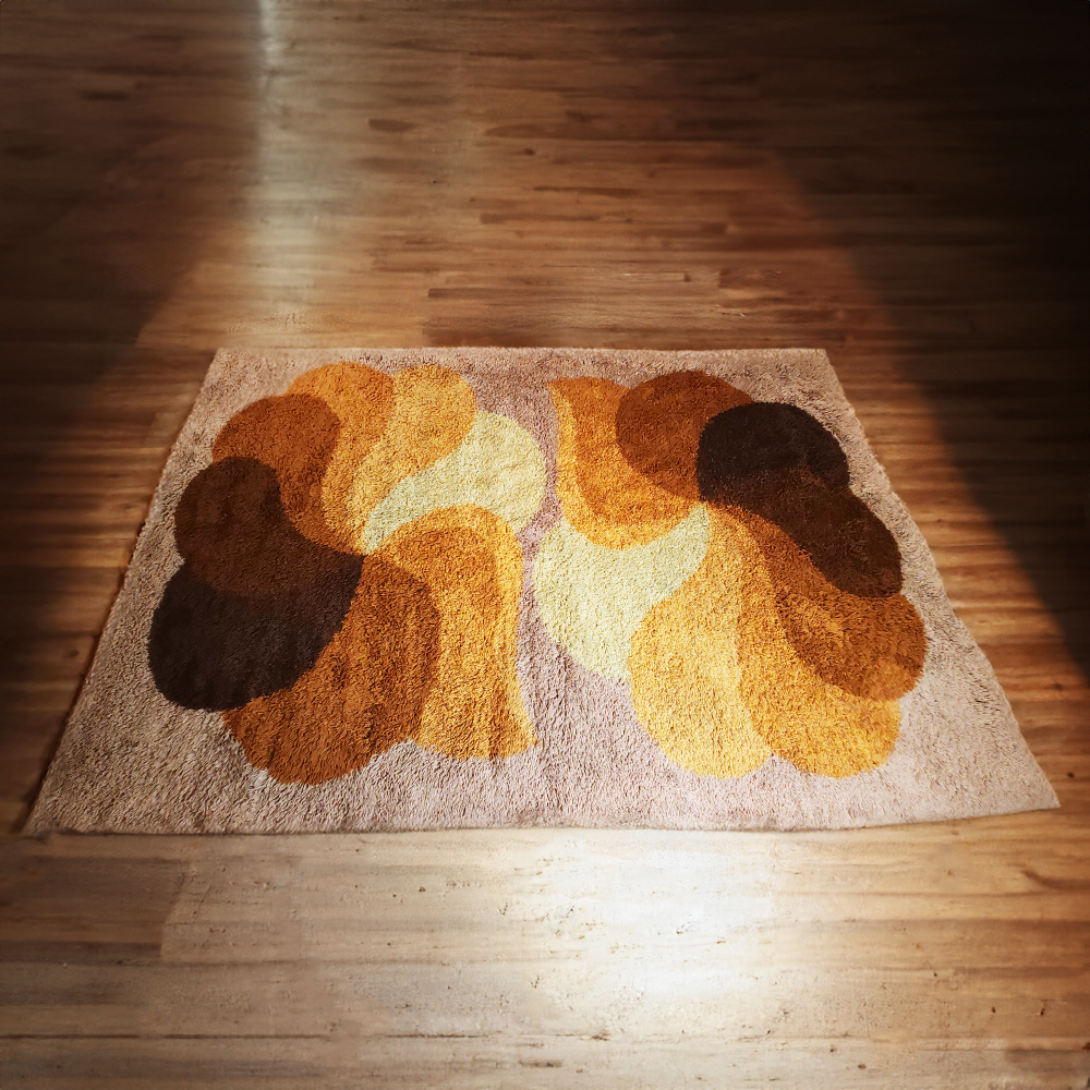 Big Space Age Rug in Wool - 1970s