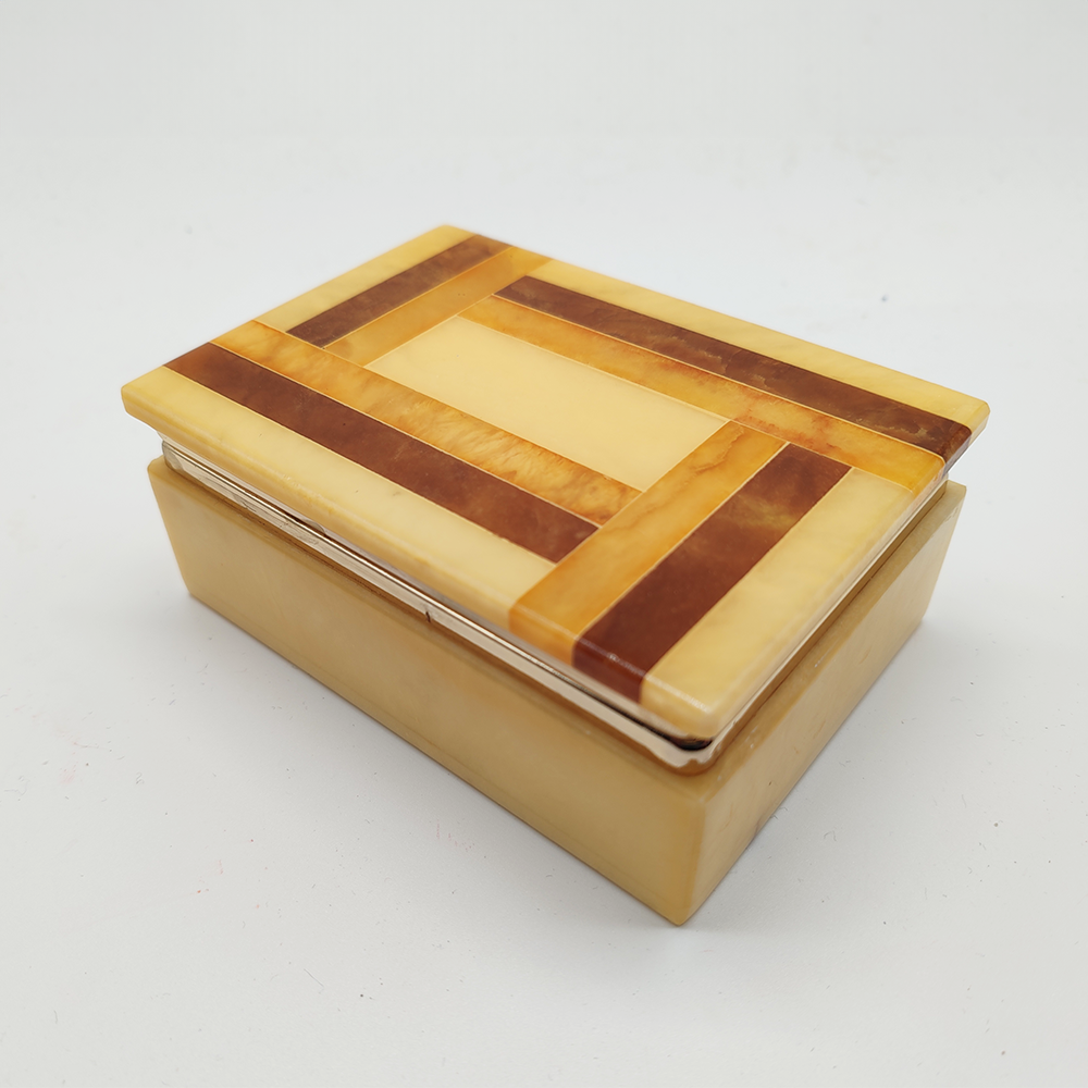 Vintage Box / Jewelry Box in Hand-carved Alabaster. Made in Italy - 1970s