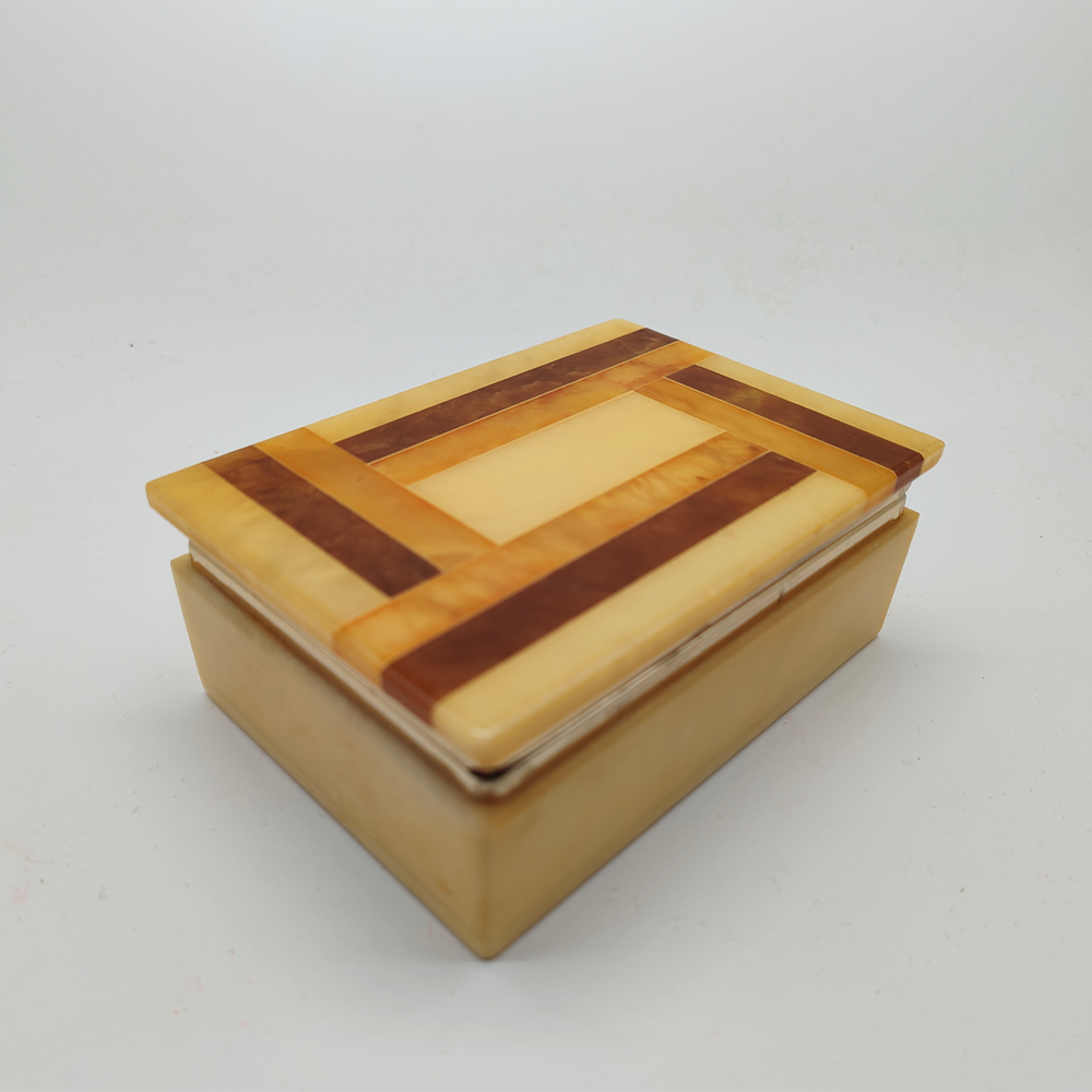 Vintage Box / Jewelry Box in Hand-carved Alabaster. Made in Italy - 1970s