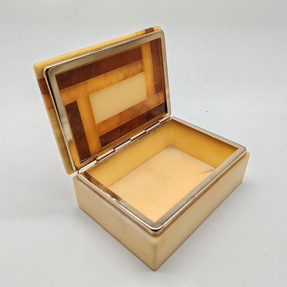 Vintage Box / Jewelry Box in Hand-carved Alabaster. Made in Italy - 1970s