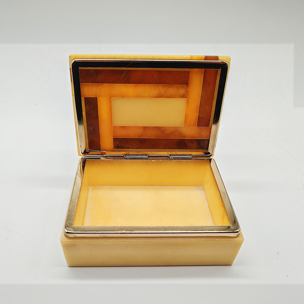 Vintage Box / Jewelry Box in Hand-carved Alabaster. Made in Italy - 1970s