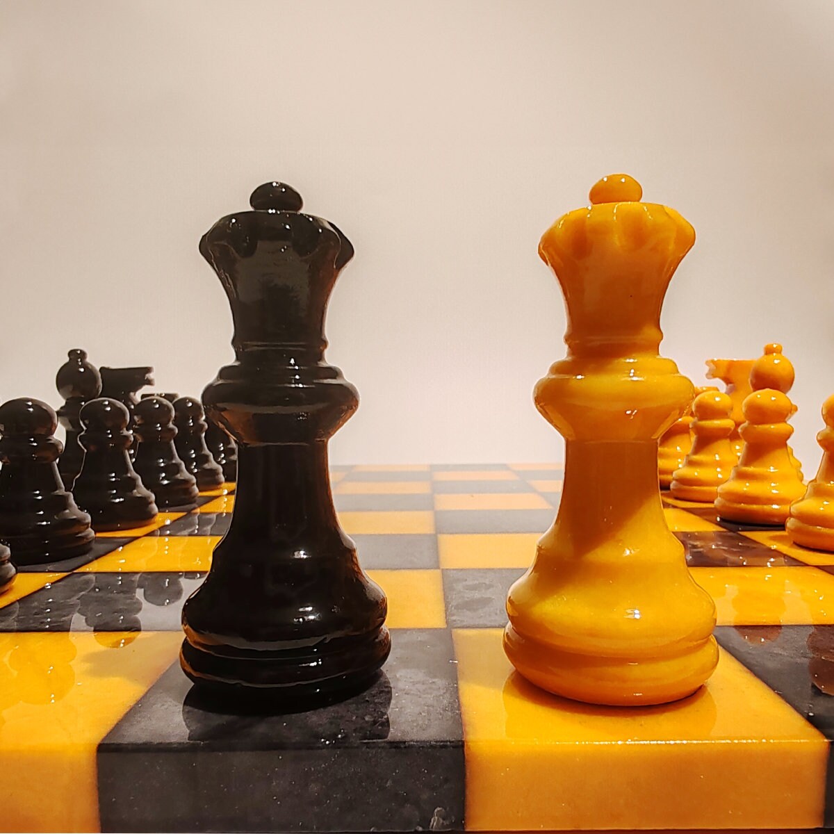 1970s Chess Set in Genuine Hand carved Italian Alabaster of Volterra - Yellow and Black.