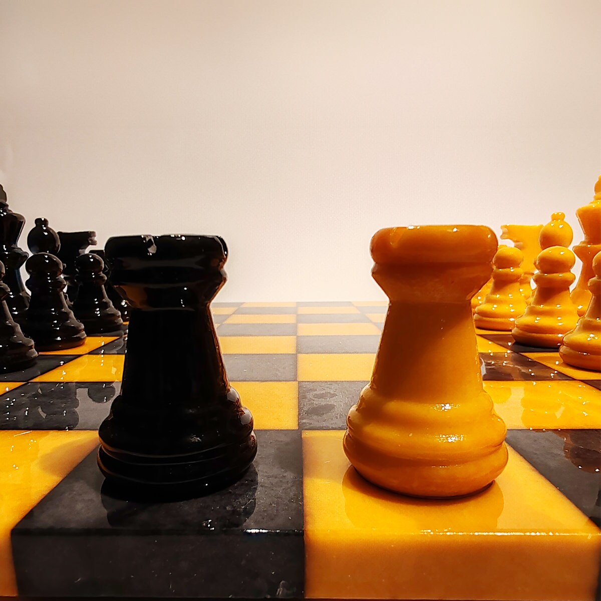 1970s Chess Set in Genuine Hand carved Italian Alabaster of Volterra - Yellow and Black.