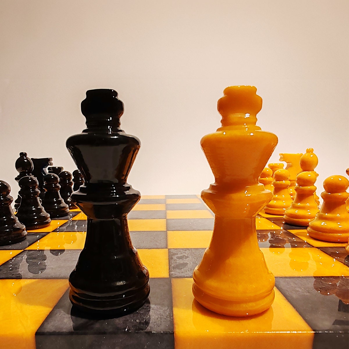 1970s Chess Set in Genuine Hand carved Italian Alabaster of Volterra - Yellow and Black.