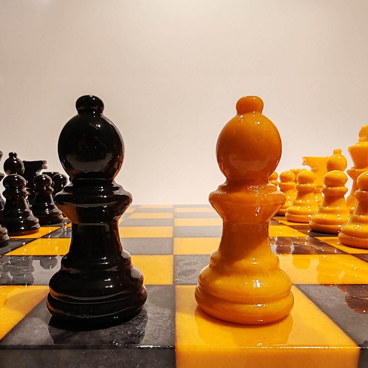 1970s Chess Set in Genuine Hand carved Italian Alabaster of Volterra - Yellow and Black.
