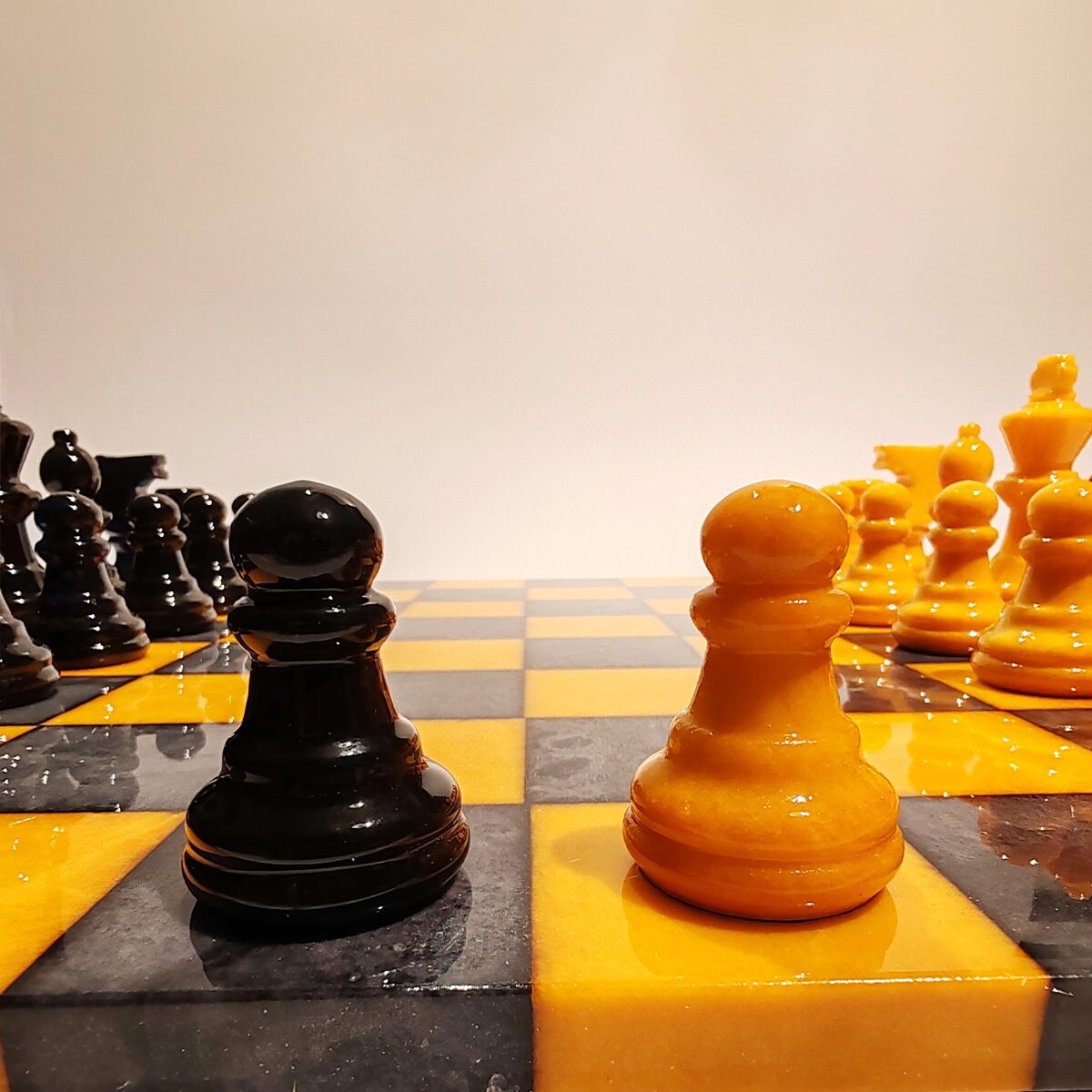 1970s Chess Set in Genuine Hand carved Italian Alabaster of Volterra - Yellow and Black.