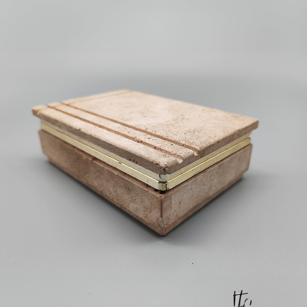 1970s Box in Travertine by Cerri Nestore. Made in Italy.