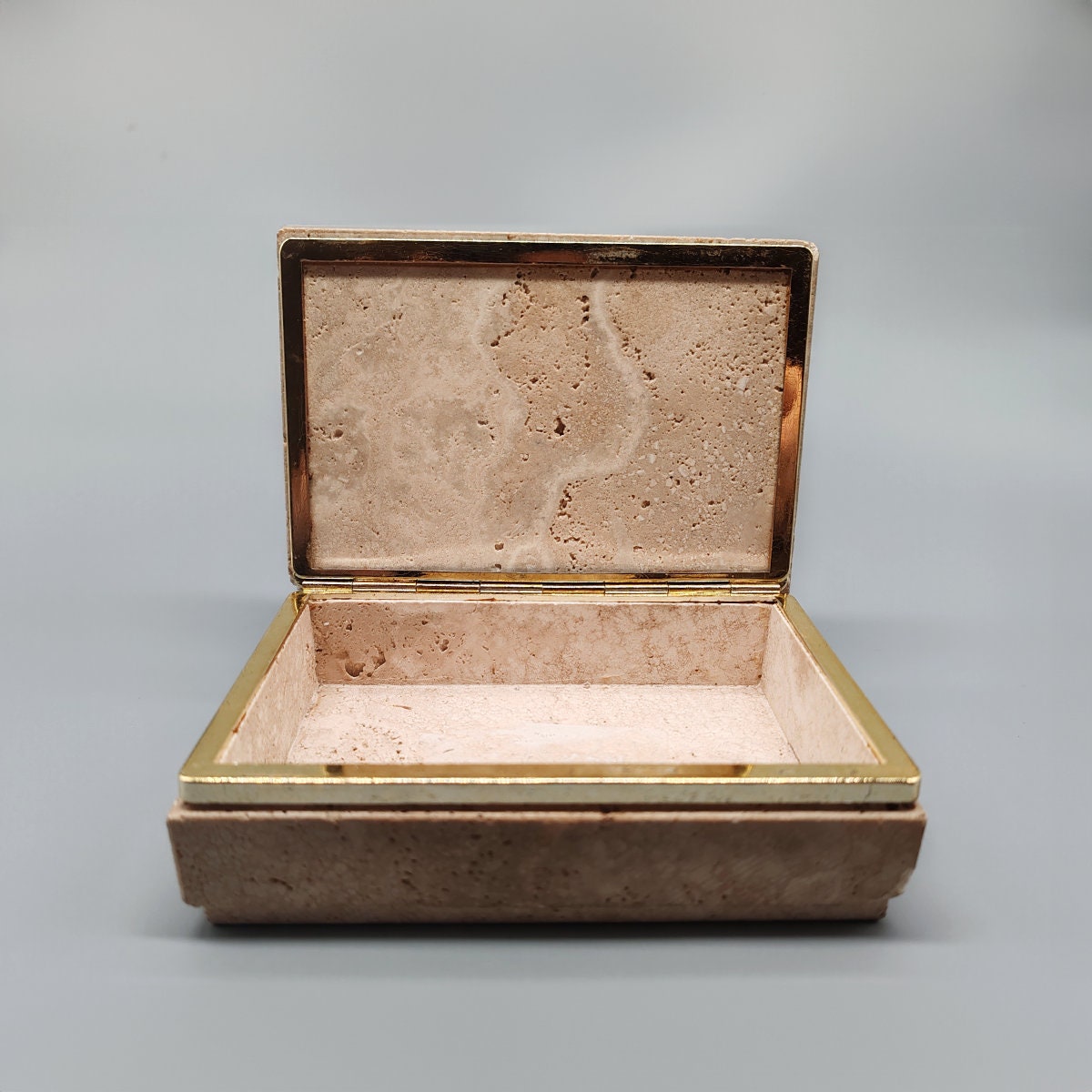 1970s Box in Travertine by Cerri Nestore. Made in Italy.