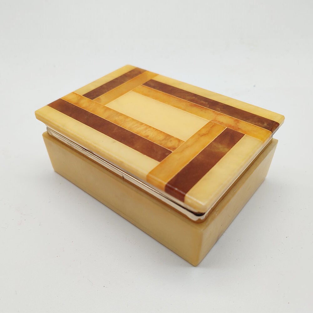 Vintage Box / Jewelry Box in Hand-carved Alabaster. Made in Italy - 1970s