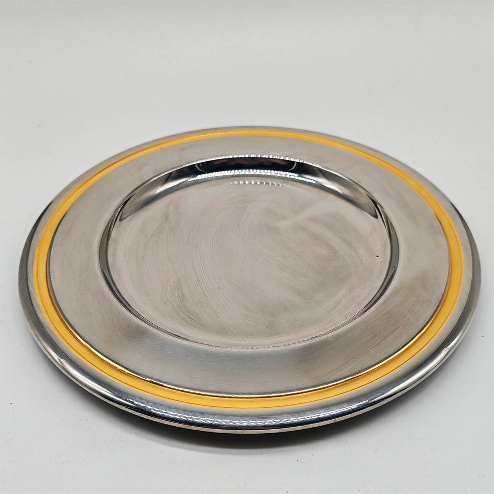 1970s Big Set with Ice Bucket, Tray and 6 Glasses by VEV in Stainless Steel and Gold.