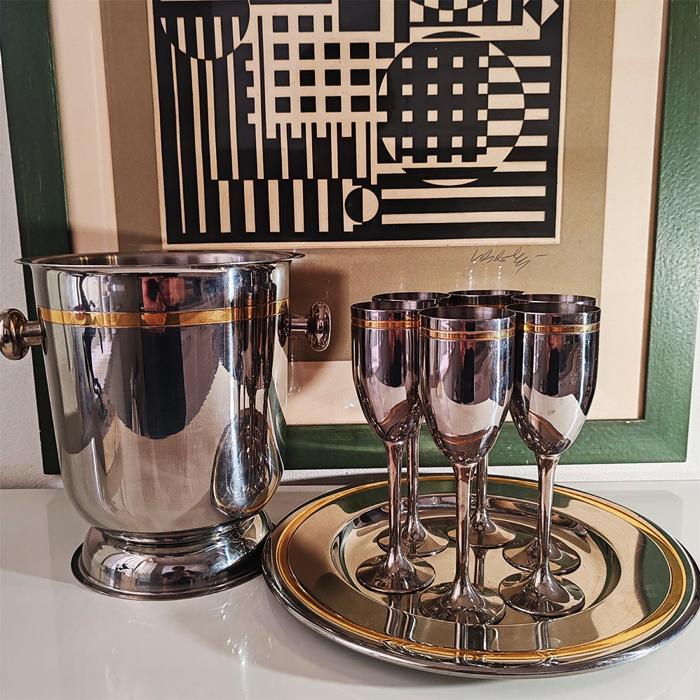 1970s Big Set with Ice Bucket, Tray and 6 Glasses by VEV in Stainless Steel and Gold.