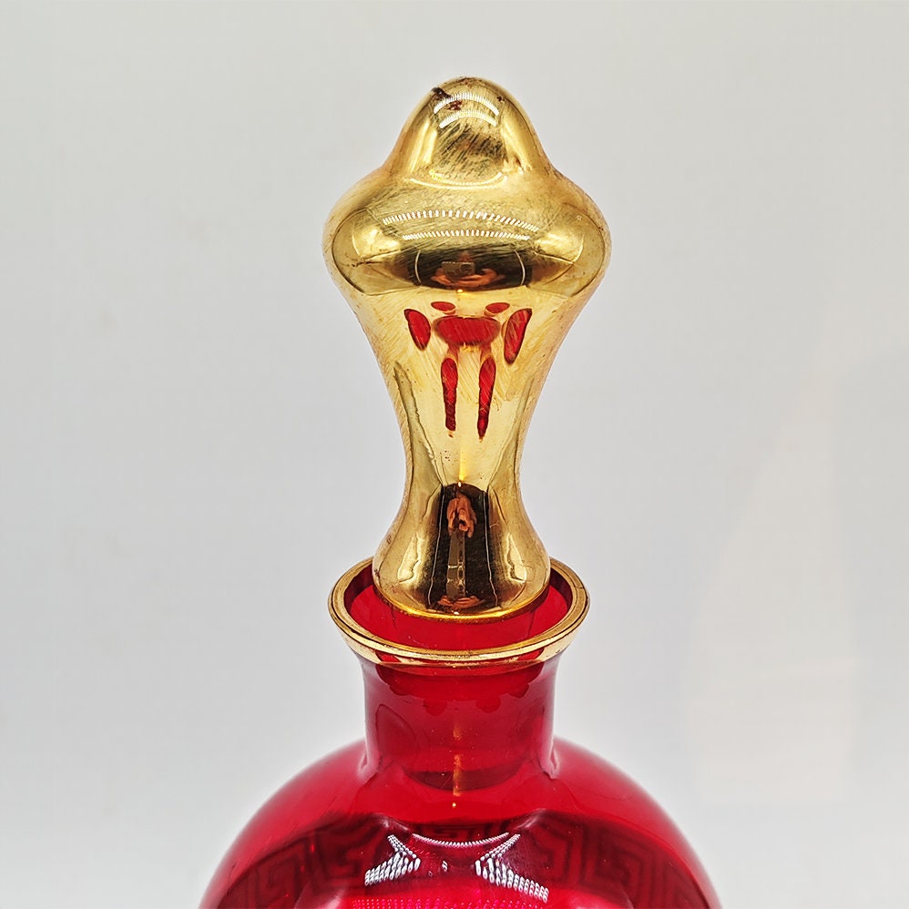 1960s Wonderful Jellyfish drawing Bottle and 4 Glasses with fine Golden finishes in Murano Glass. Made in Italy.