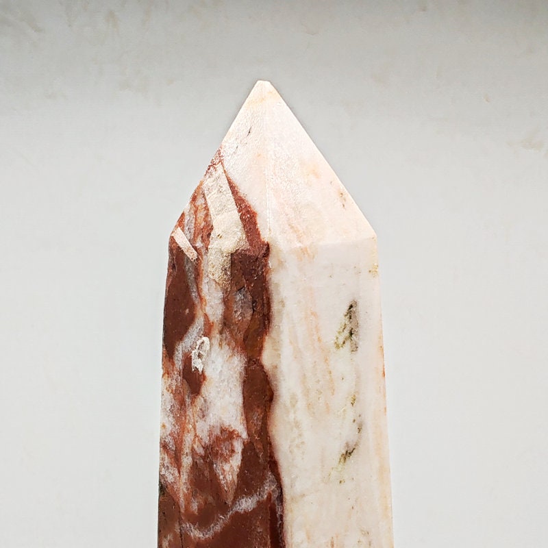 1970s Stunning Big Obelisk in Red an White Italian Marble. Made in Italy.