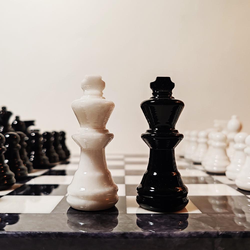 1970s Stunning Chess Set in Genuine Hand Carved Alabaster of Volterra - Black and White - Made in Italy