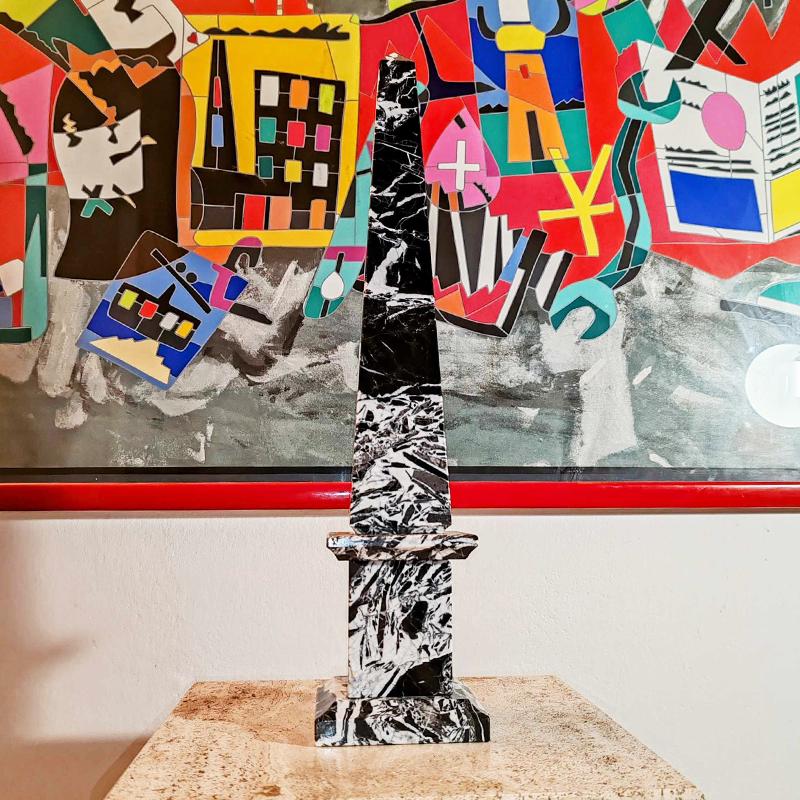 1970s Stunning Big Hand-Carved Obelisk in Black Marble of Aquitaine. Made in Italy. 43 cm h.