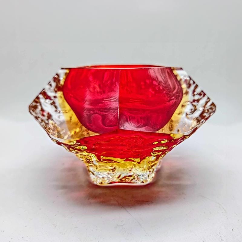 1960s Stunning Ashtray or Catch-all in Murano Glass by Flavio Poli for Seguso. Made in Italy.