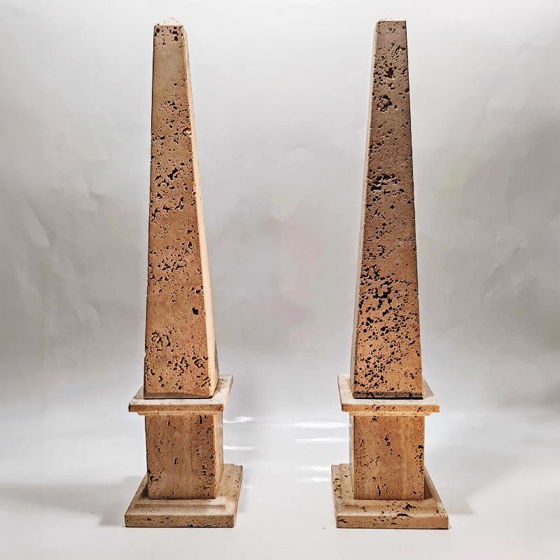 1960s Stunning Pair of Large Obelisks in Hand Carved Italian Travertine. Made in Italy - 50 cm h - 19.68 h inches.