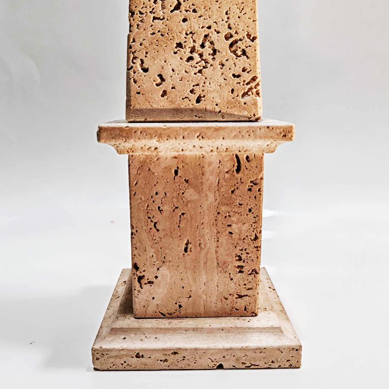 1960s Stunning Pair of Large Obelisks in Hand Carved Italian Travertine. Made in Italy - 50 cm h - 19.68 h inches.