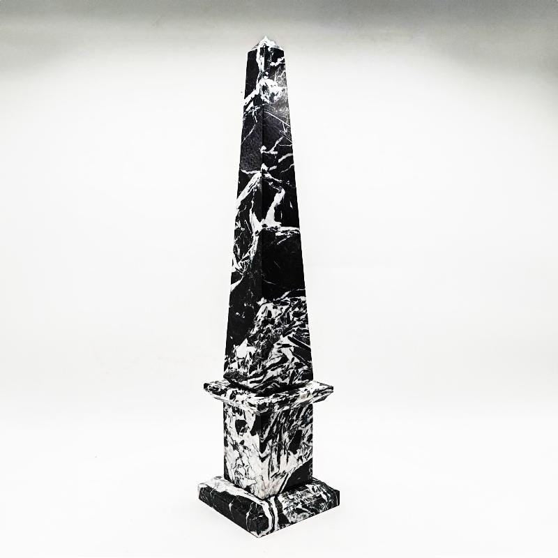 1970s Stunning Big Hand-Carved Obelisk in Black Marble of Aquitaine. Made in Italy. 43 cm h.