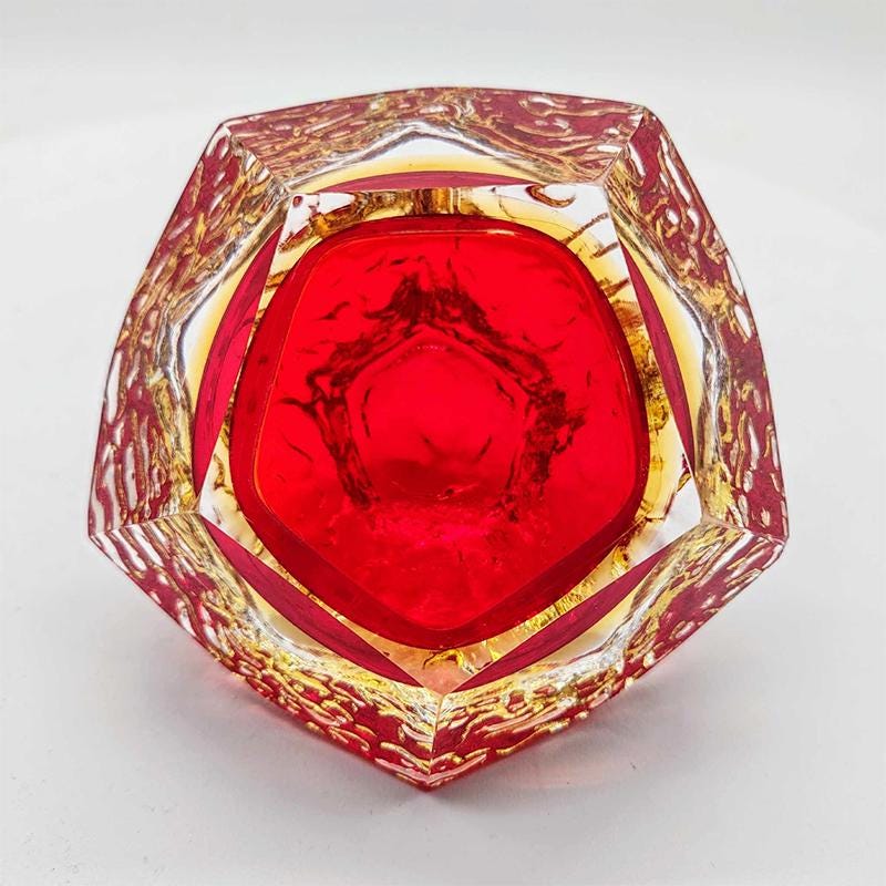 1960s Stunning Ashtray or Catch-all in Murano Glass by Flavio Poli for Seguso. Made in Italy.