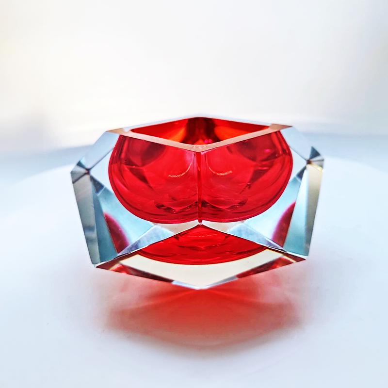 1960s Stunning Red Ashtray or Catch-all in Murano Glass by Flavio Poli for Seguso.