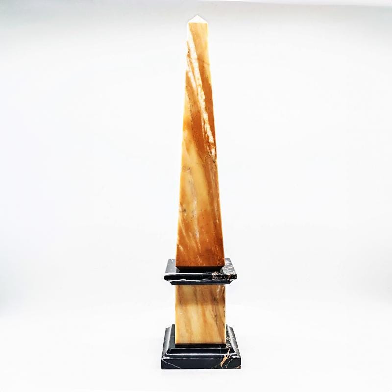 1970s Stunning Big Obelisk in Hand Carved Yellow Marble of Siena and Black Marble of Portoro. Made in Italy. 42,5 cm - 16.73 h inches.