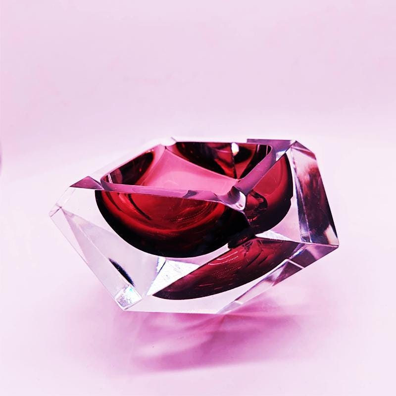 1960s Stunning Purple Ashtray or Catch-all in Murano Glass by Flavio Poli for Seguso.