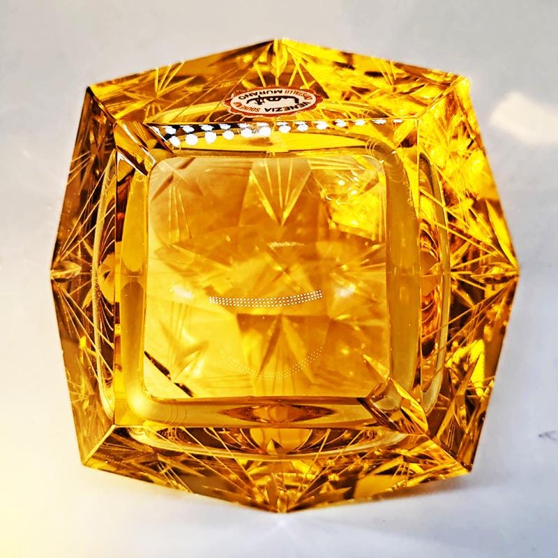 1960s Rare Gold Multifaceted Ashtray or Catch-all in Murano Glass by Flavio Poli for Seguso. Made in Italy.