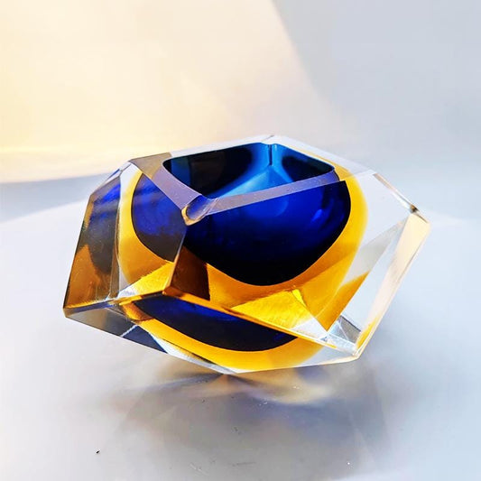 1960s Big Multifaceted Ashtray or Catch-all in Murano Glass by Flavio Poli for Seguso. Made in Italy.