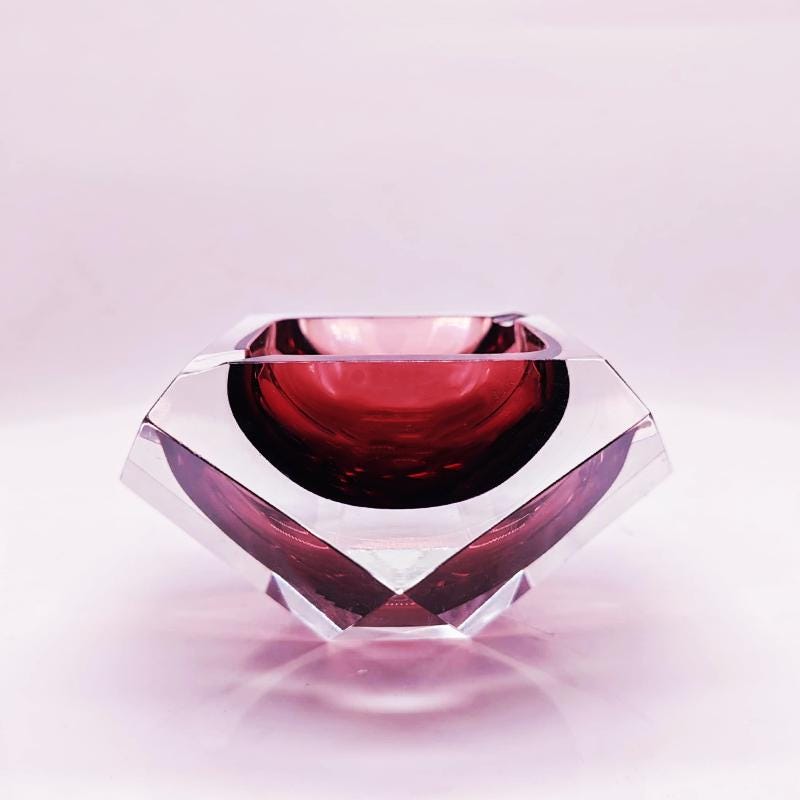 1960s Stunning Purple Ashtray or Catch-all in Murano Glass by Flavio Poli for Seguso.