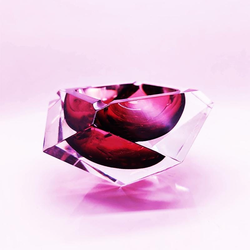 1960s Stunning Purple Ashtray or Catch-all in Murano Glass by Flavio Poli for Seguso.