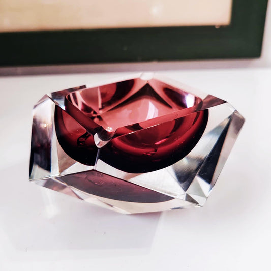 1960s Stunning Purple Ashtray or Catch-all in Murano Glass by Flavio Poli for Seguso.